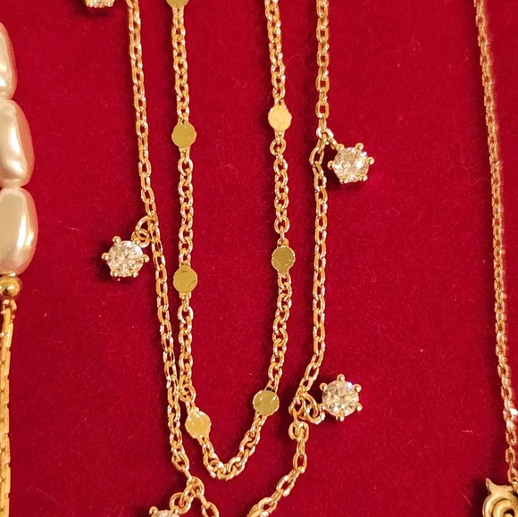 Necklace Set Gold and Faux Pearls, Owl, and Jewels - Picture 4 of 5